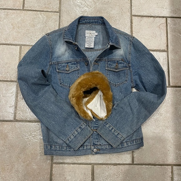 Calvin Klein Jean Jacket, size M slightly used in great condition - Picture 3 of 3